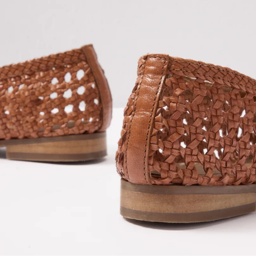 NWT Seychelles Women's Leather  Brown Woven Loafers - Picture 3 of 11